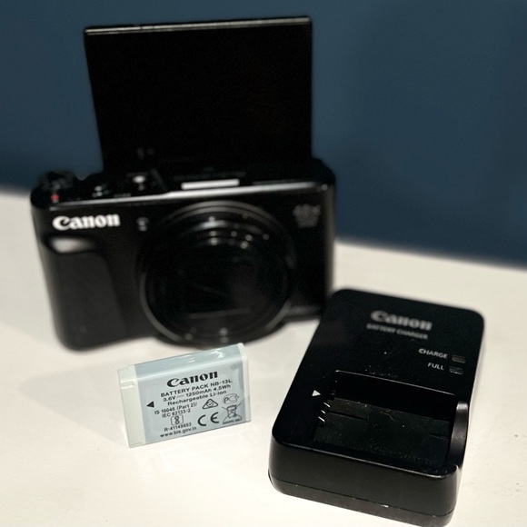 Used just a couple of times. Excellent condition.